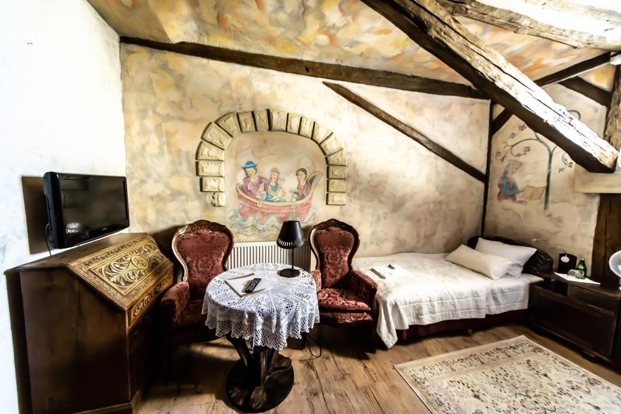 Dwor Boratyn Bed and Breakfast Eksteriør billede
