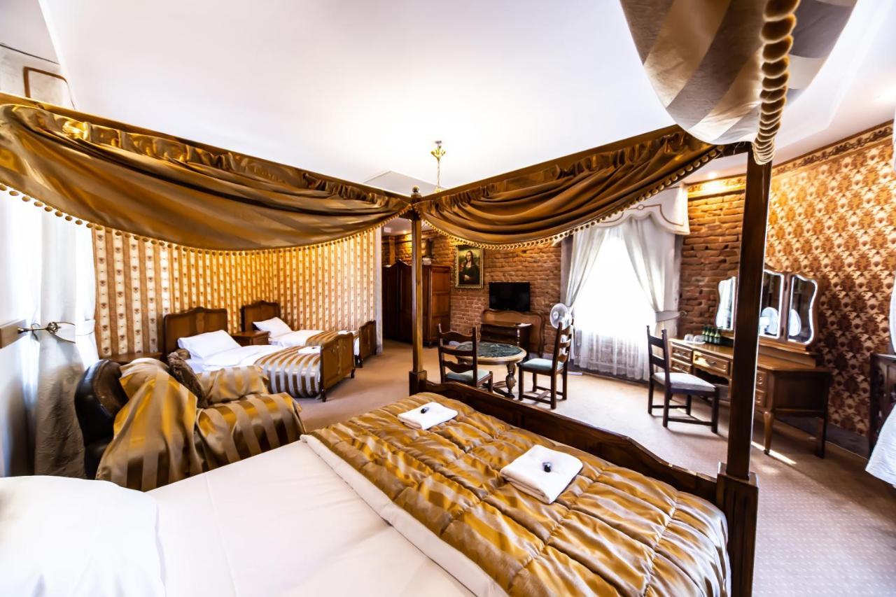 Dwor Boratyn Bed and Breakfast Eksteriør billede