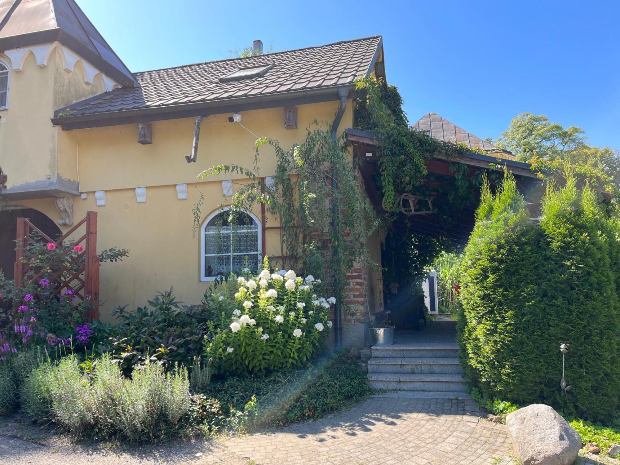 Dwor Boratyn Bed and Breakfast Eksteriør billede