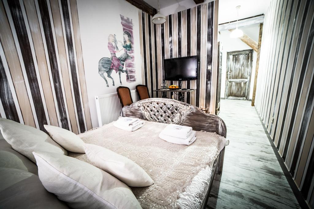 Dwor Boratyn Bed and Breakfast Værelse billede
