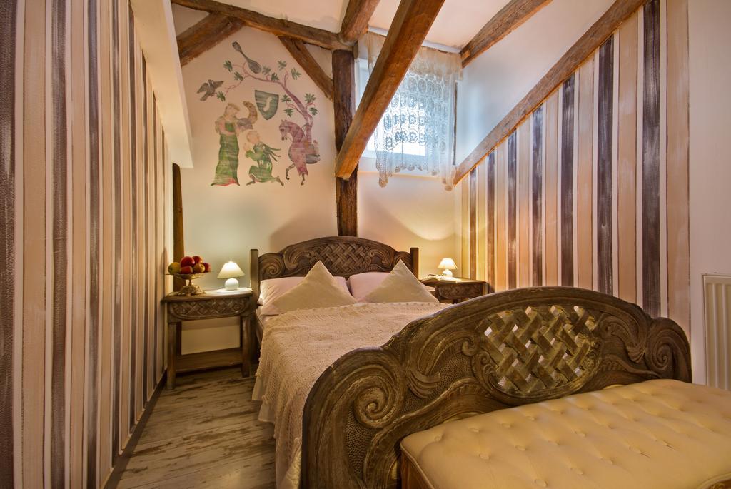 Dwor Boratyn Bed and Breakfast Eksteriør billede