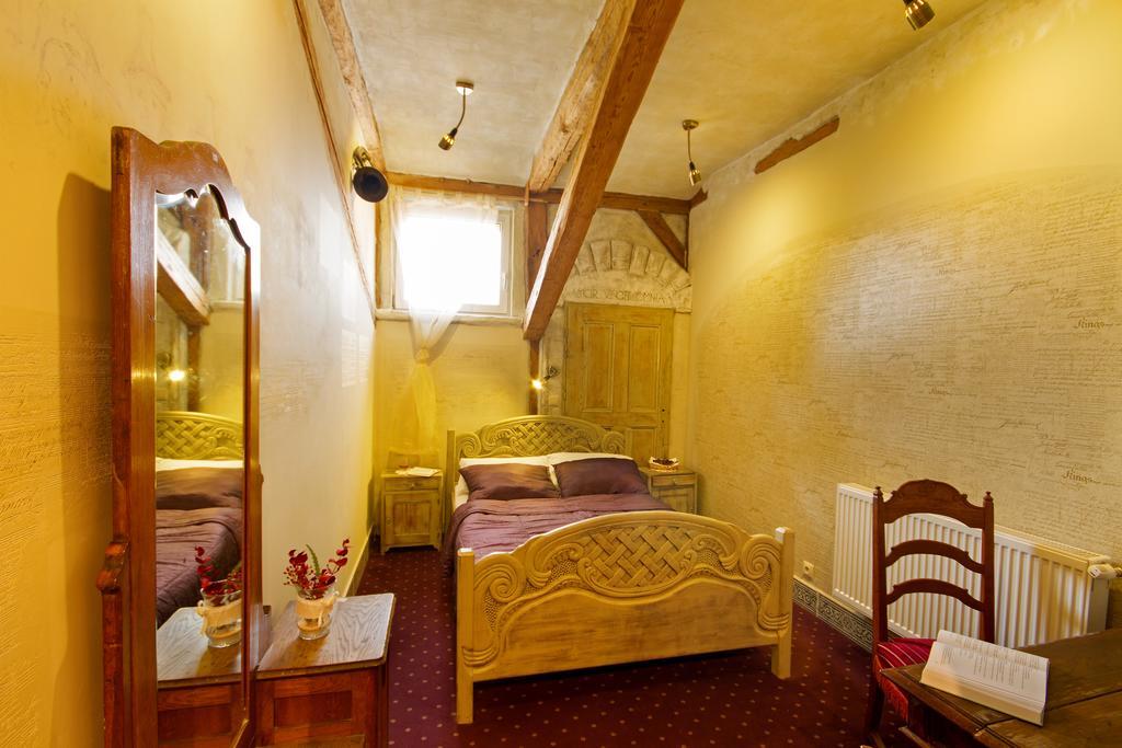 Dwor Boratyn Bed and Breakfast Eksteriør billede