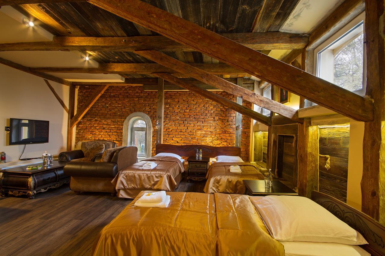 Dwor Boratyn Bed and Breakfast Eksteriør billede